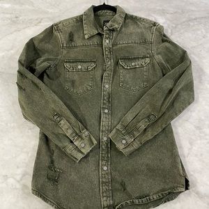 Zara Men’s distresses over shirt